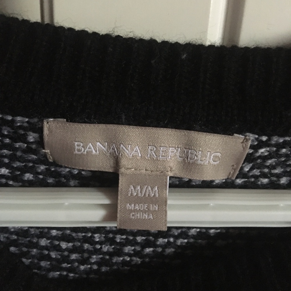 Banana Republic Sweater - Picture 2 of 2